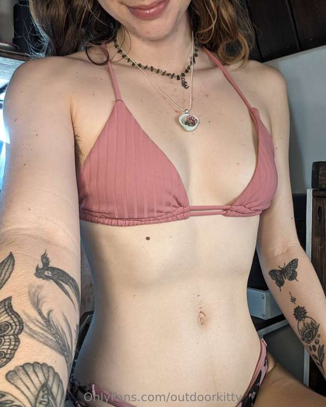Unrelated to the pics but yesterday I made a new girlfriend .. 6