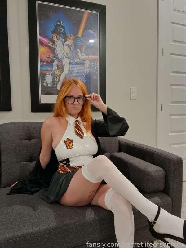 Secretlifeofsophiex - Fansly - 01 Nov, 2022