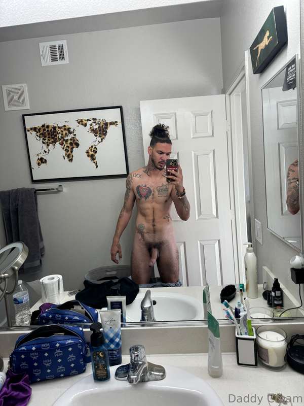 Happy Friday Team Cream. Hope you get some big dick like min..