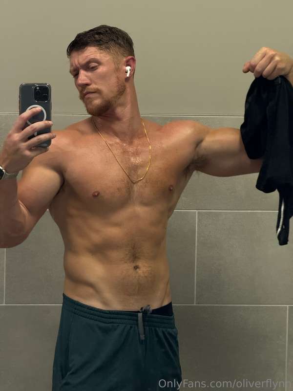 Just finished a killer workout 💪🔥 Can’t wait to show you all..