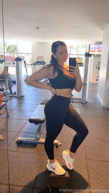 guess what I'm working out today 💋
