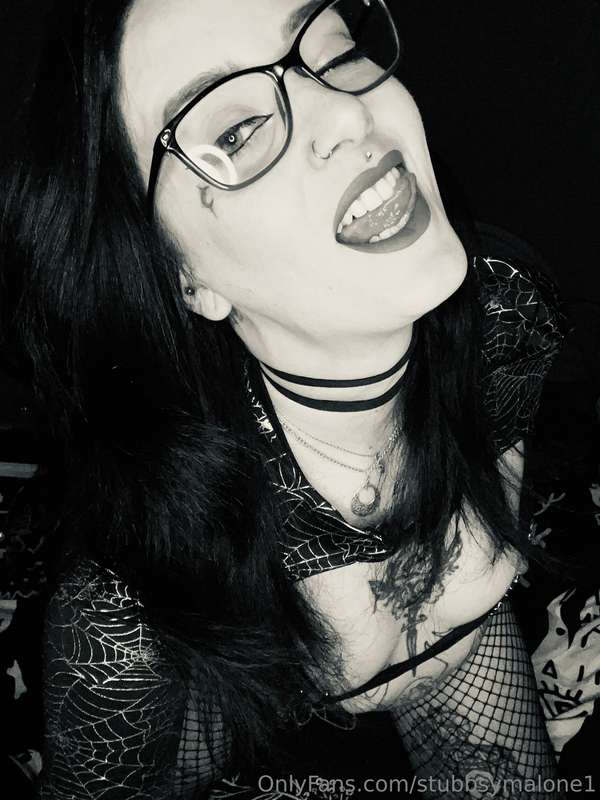 Who wants to come play with me? 😈🫠 2