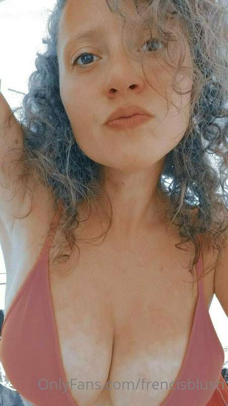 Slowly... 😋💋