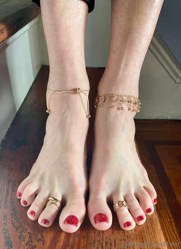 These beautiful veins refuse to be overshadowed by my dazzli.. 6