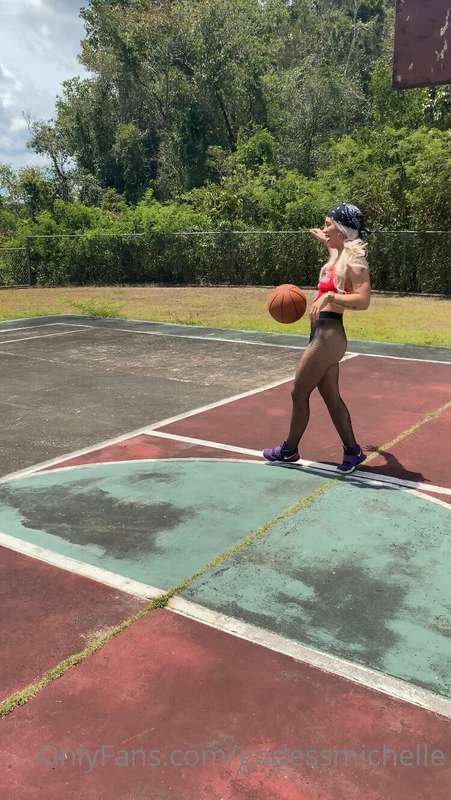 ¿Me acompañas a la cancha? ⛹️‍♀️🔞🥵🏀❤️ 16