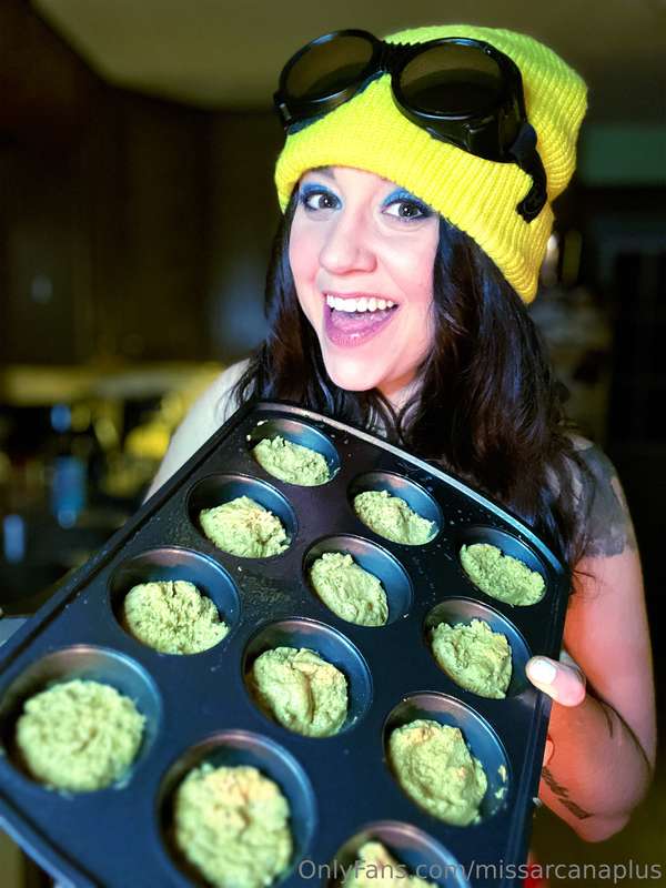 You'd lick this batter off my fingers too, right? 3