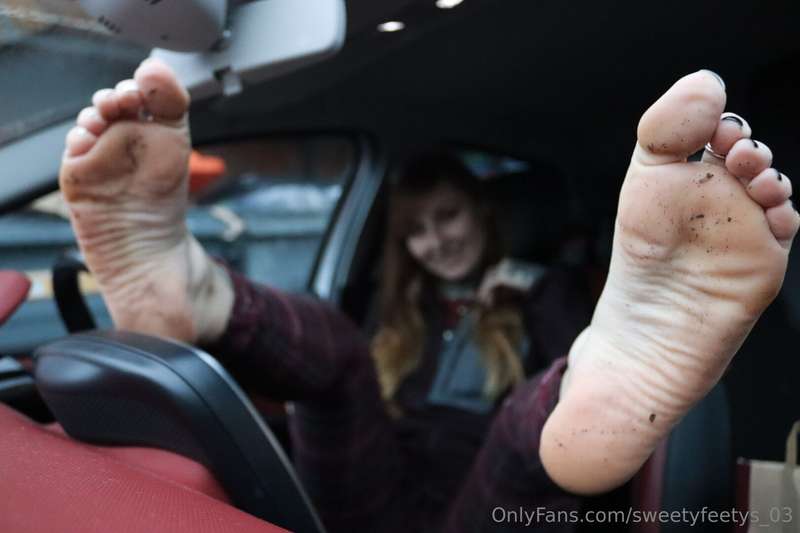 Sweaty and dirty feet on the dash … would you look ? 😋 4