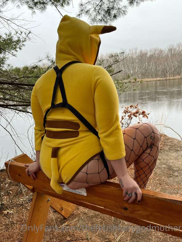 Peggachu!!! In the wild being feral!! 28