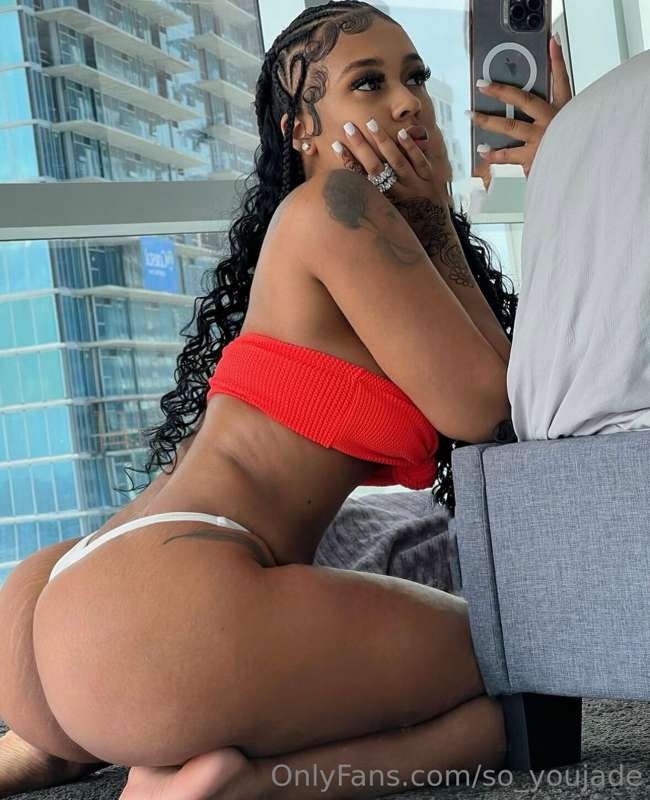 Bored, who wanna text 📱 ❤️