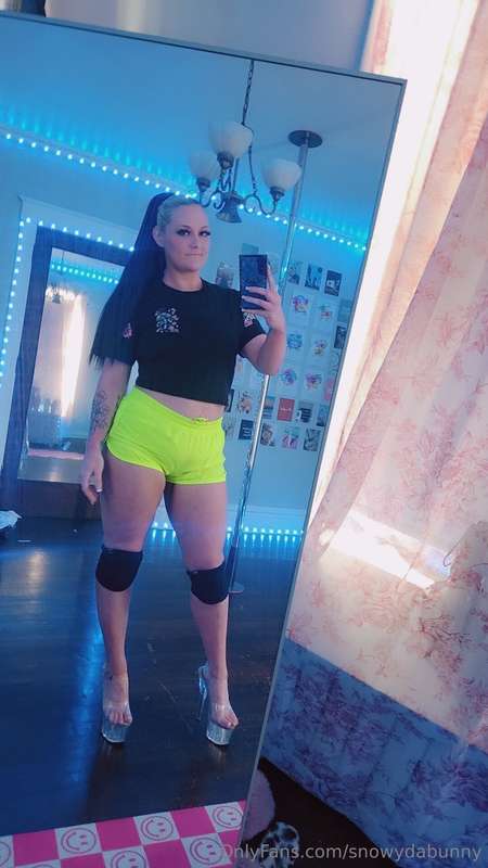 Snowydabunny - Onlyfans - 02 May, 2025