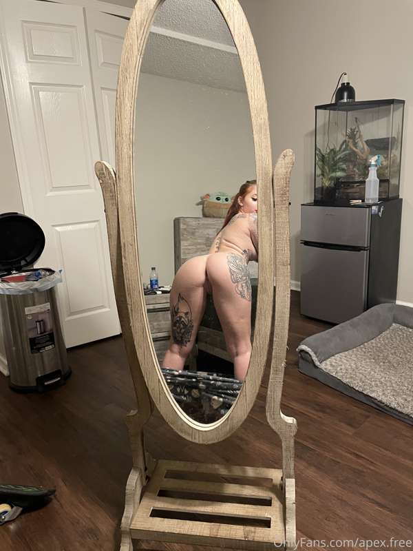 Some messy room nudes lol 2