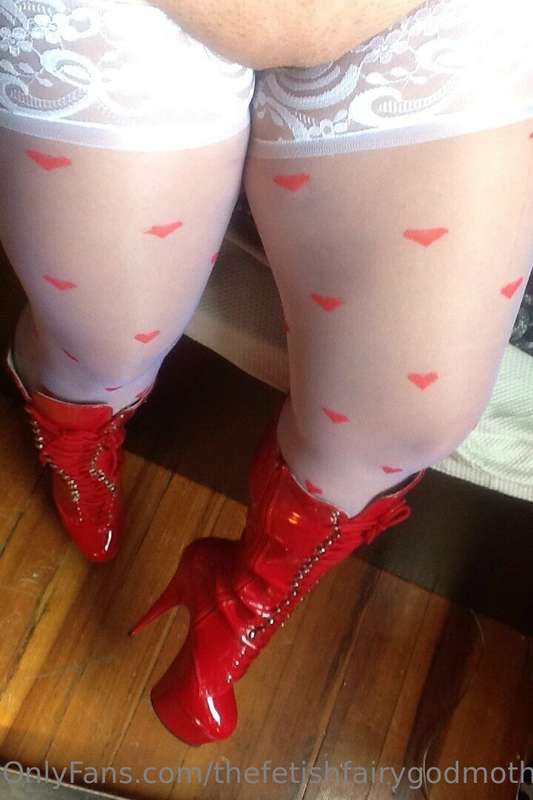 lady in red 2