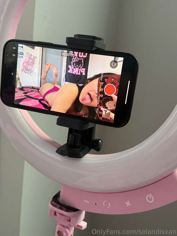 🤳🤳