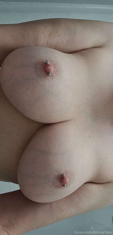 Titties be so good!