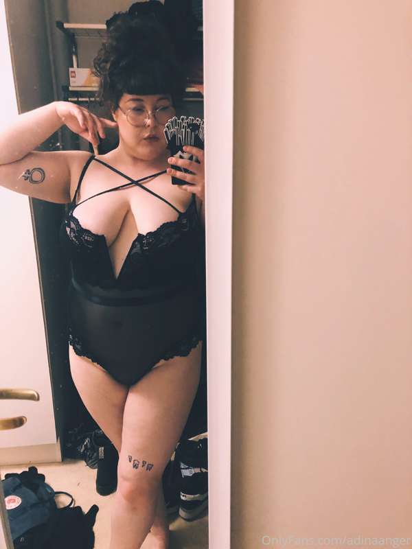 who’s going to pull it to the side and fuck me to the stars ..