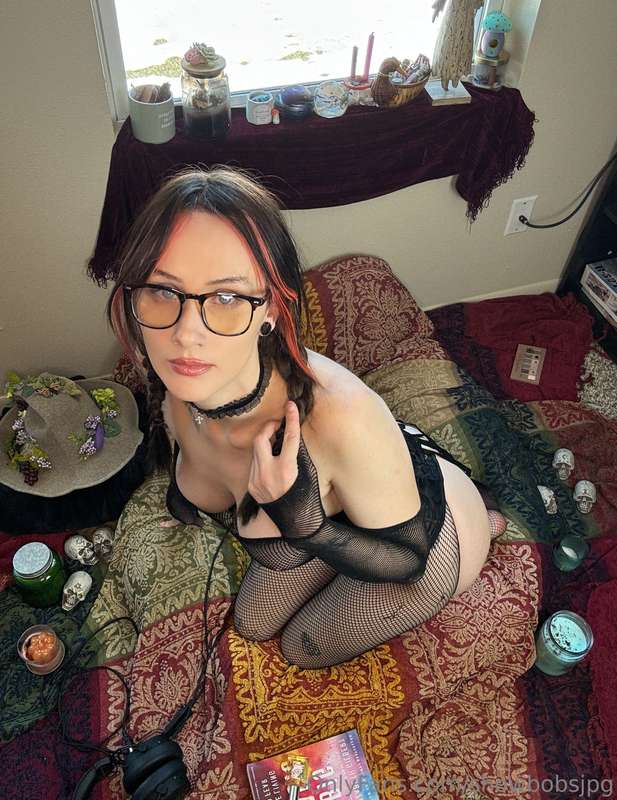 I know I’m not nude but tbh I just feel super cute in these .. 2