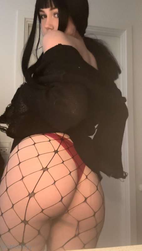 This skirt is so short I should just keep it off💫 2