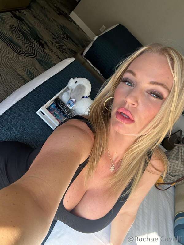 I sent out ALL my customs and dick ratings today 😈 Im ready ..