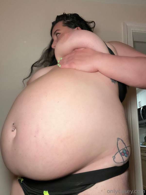 Finnna burst right open 🐷🤰🏻💥 If I’m not ready to pop, I’m no..