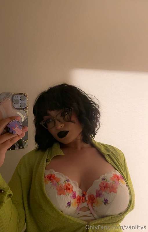What if I told you I preferred my shirts ripped open…😳🥵