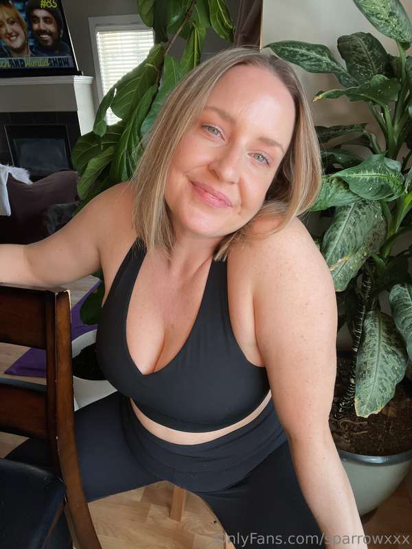 Me jumping up and getting my ass out when he asks for an ass.. 6