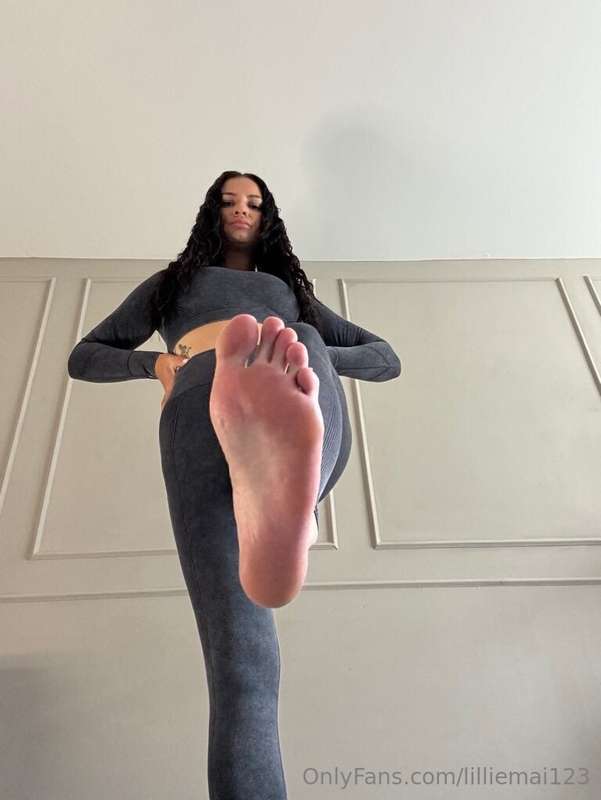 Pathetic little sissy . I could end your existence with one ..