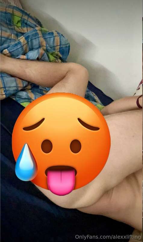 Spreading My Hole For My Ass Lovers!!🍑