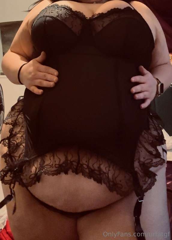 my belly isn’t the only thing that’s fat ❤️ happy valentine’.. 1