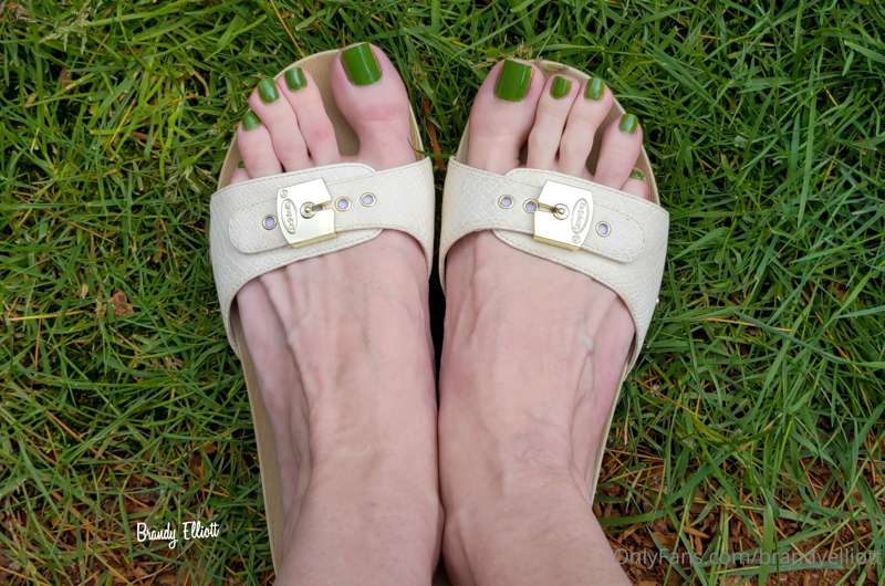 Happy Toesday 💚