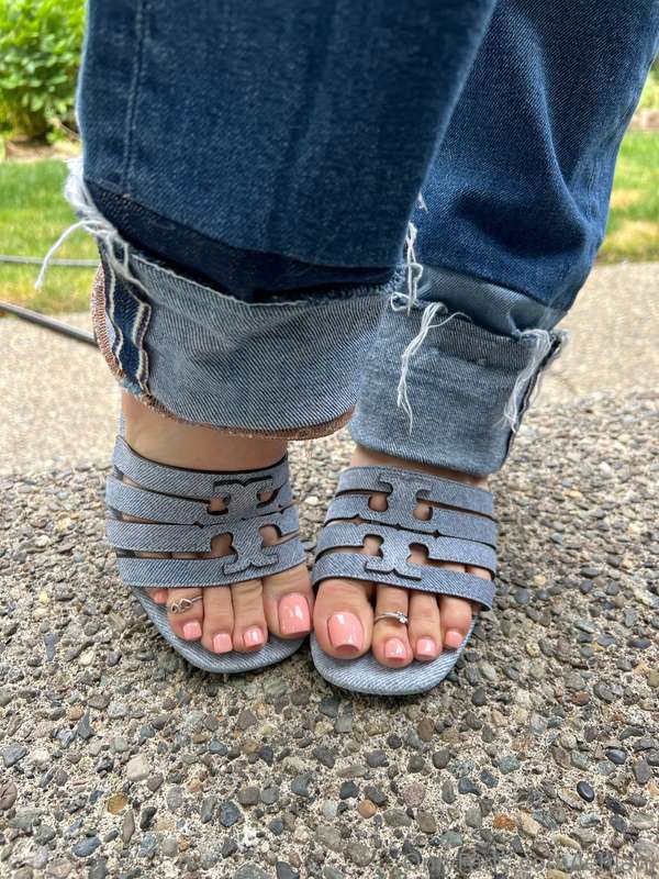Another new pair of sandals 😍 something that’s not my usual .. 3