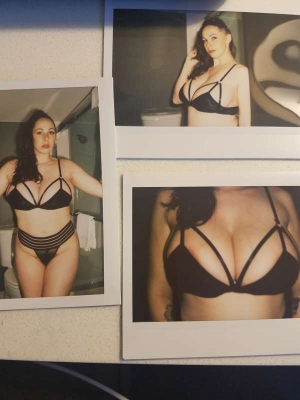 Email me @ Gianna@giannaxxx.com.
Items will be sold to the h..