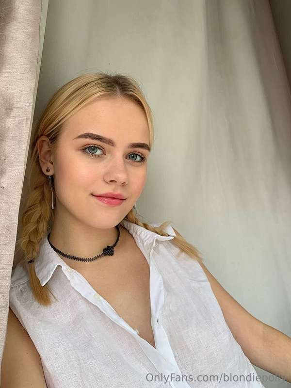 I love this hairstyle so much! 😍 two braids are very cute, d.. 2