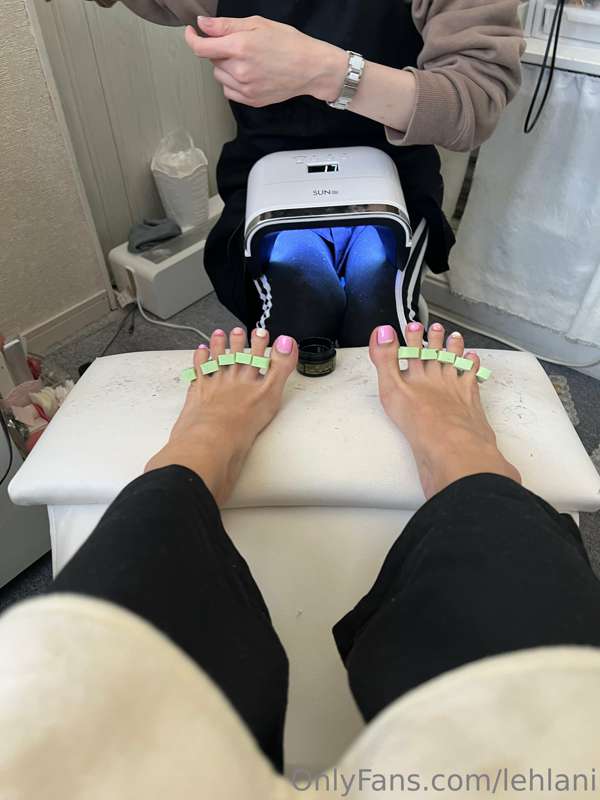 Omg I’m so happy I finally got my nails done 💅🏼 Japanese sty..