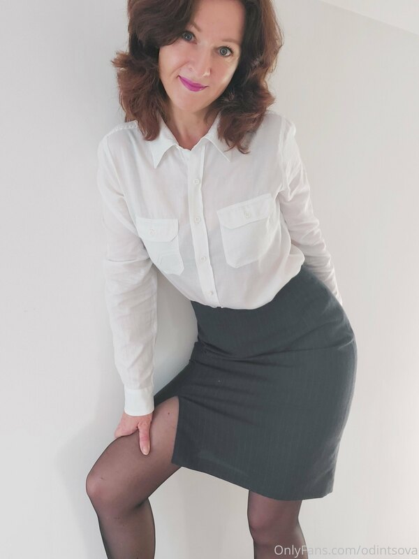 A gradual striptease photoset, all the way down to just stoc..