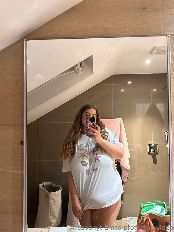 Big t shirt no pant 🫶🏼