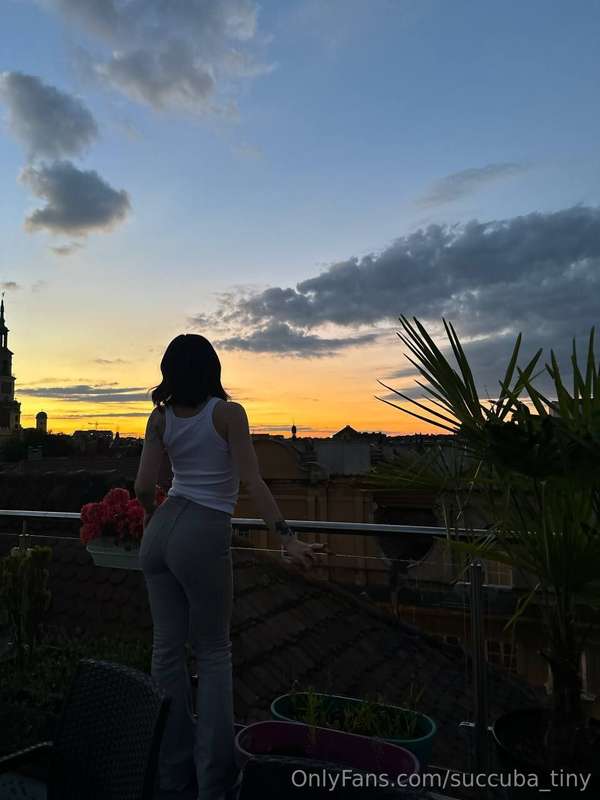 Watching the sunset feels like witnessing nature’s magic: th..