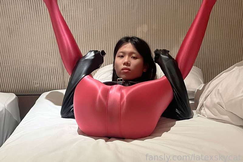 Latexskycat - Fansly - 07 Jun, 2025 10
