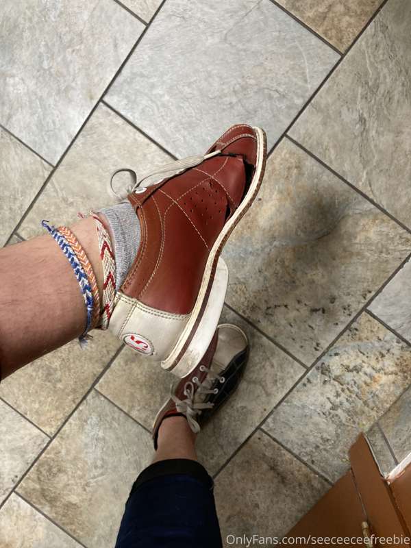 🎳 I got a strike last night! now lick these filthy shoes cle..
