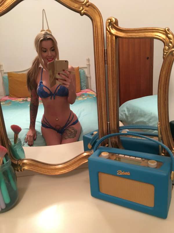Who likes my cam outfit tonight ?! 
