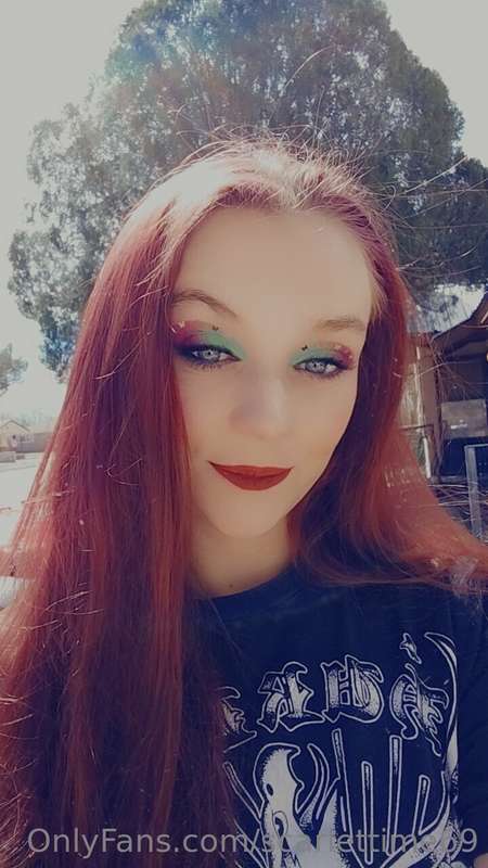 Loving the butterflies. Will definitely have to do this look..