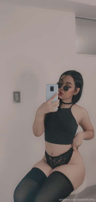 *let's play on snapchat 🔞🔥* ***sc: sluxxyhalley*** 2