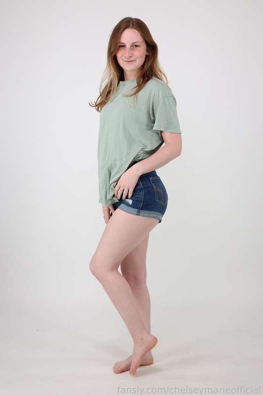 Chelseymarieofficial - Fansly - 08 May, 2025 42
