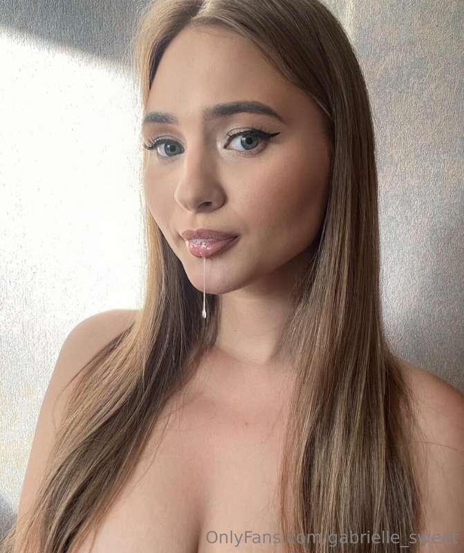 🍌Free Subscription @elise_twinx 🍌 She's waiting for you on h..