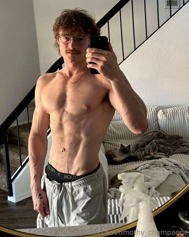 Gonna post a new 🍆 sucking video within the next couple days..
