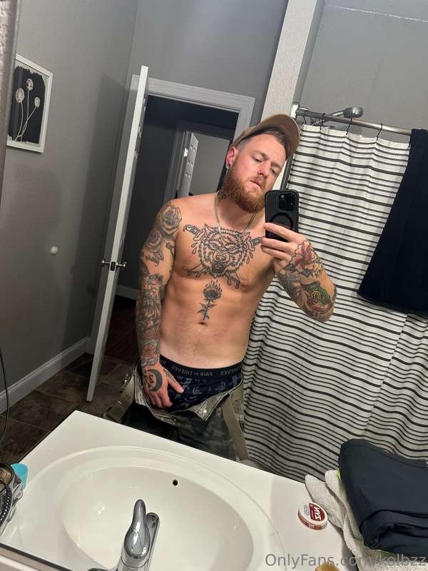 Just trynna unwind on this Monday night…  2