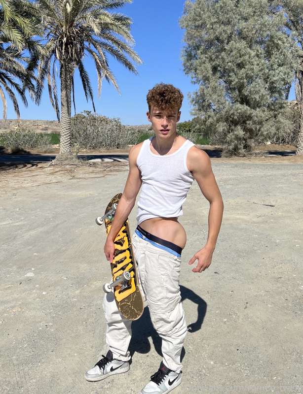 Can I show you some tricks?😜😈 2