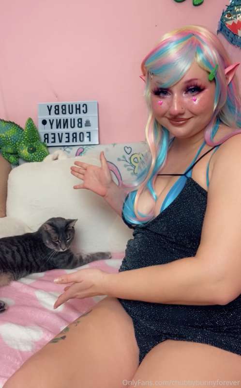 More Chubby Elf 🧝‍♀️ ehehe too cute
swipe to see my cat phot.. 22