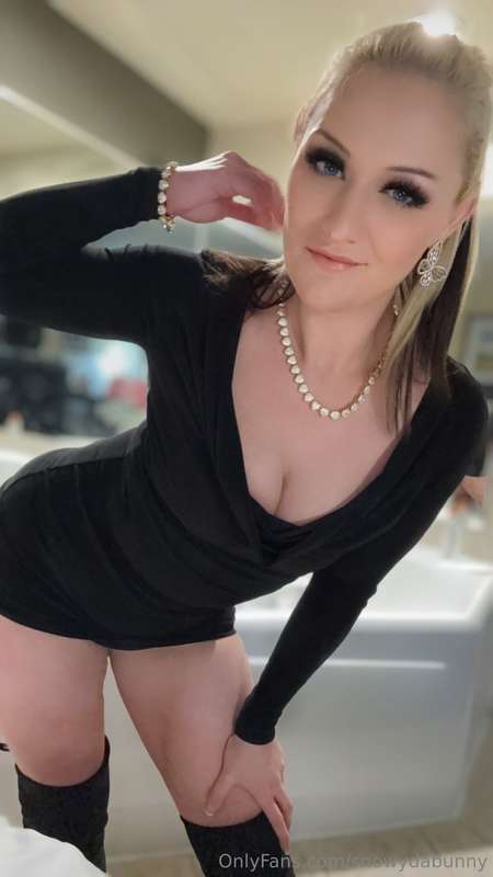 I love a little black dress 💍💋 4