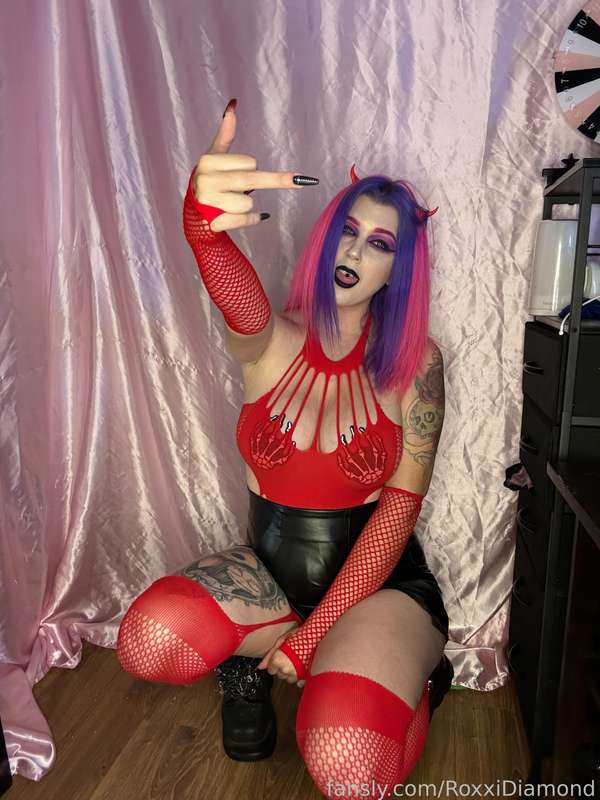 Roxxidiamond - Fansly - 06 Sep, 2024 8
