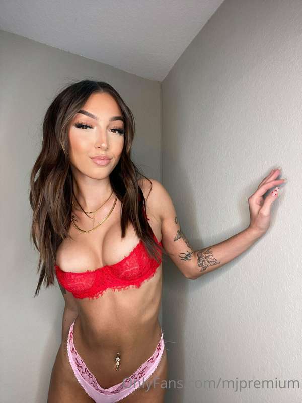 Never keep your eyes off me! 🤤